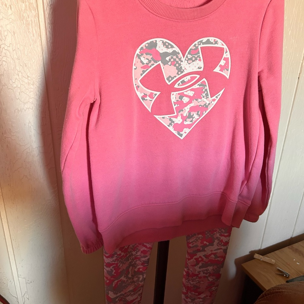 Under Armour pink camo sweatshirt and leggings set, girls size 6